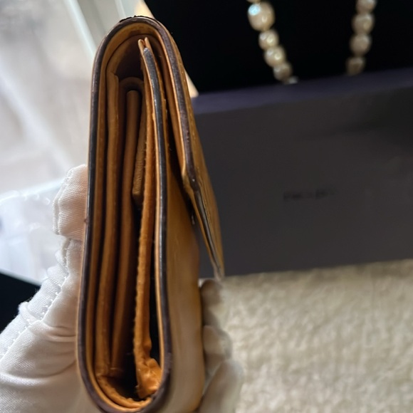 Prada yellow wallet with the box - Picture 5 of 13